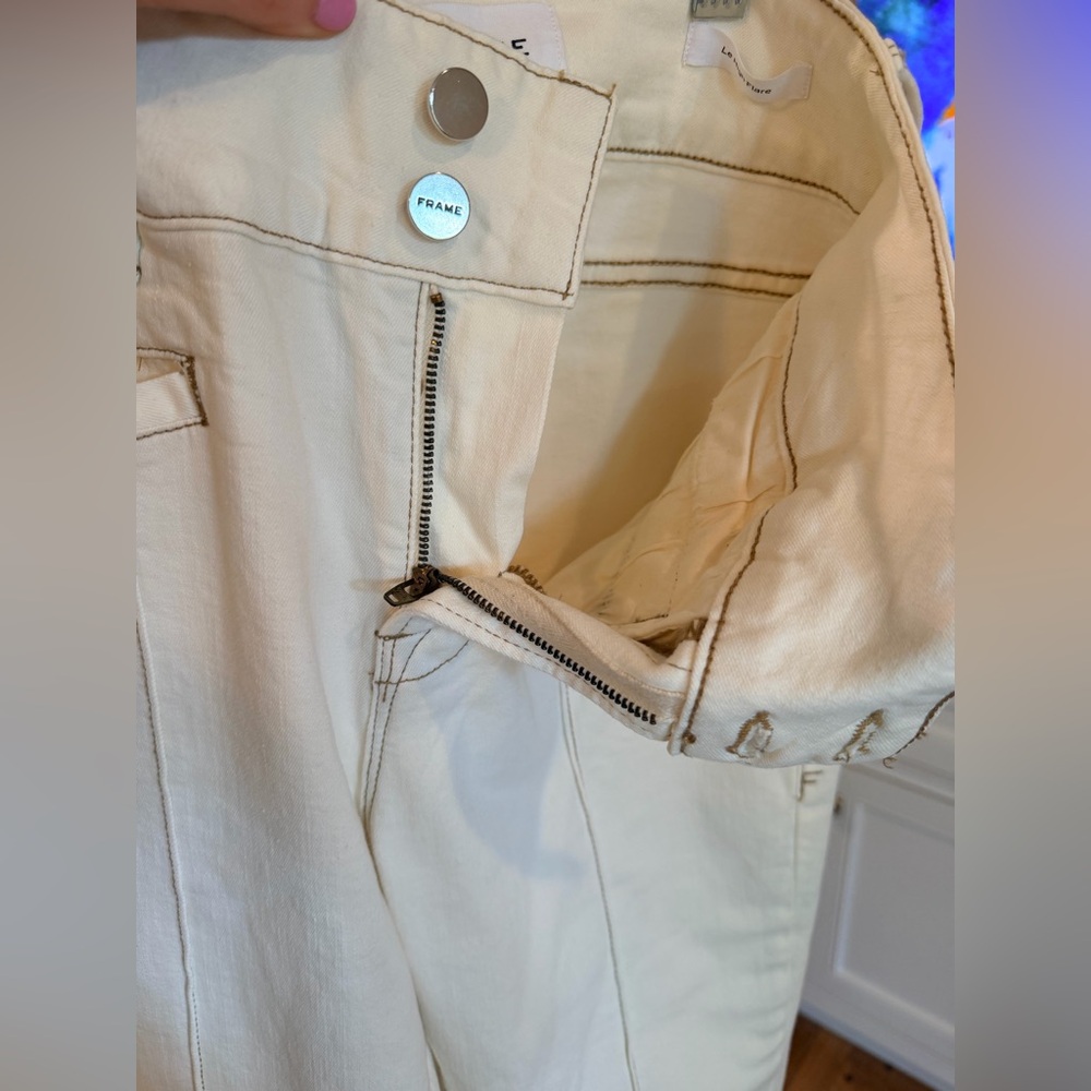 Frame Le High Flare Jeans in Cream - Picture 13 of 14